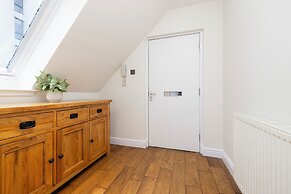 JOIVY Modern flats near Edinburgh Castle