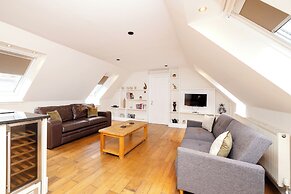 JOIVY Modern flats near Edinburgh Castle