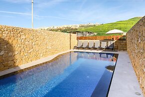 Solaris Gozitan Villa With Pool Gozo