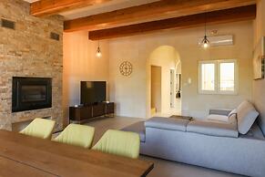 Solaris Gozitan Villa with Pool