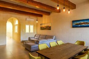 Solaris Gozitan Villa with Pool