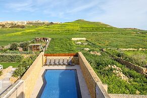 Solaris Gozitan Villa with Pool