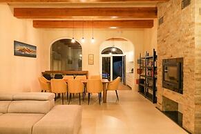 Solaris Gozitan Villa with Pool
