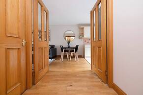 Bright&Cosy Flat near Scottish Gallery
