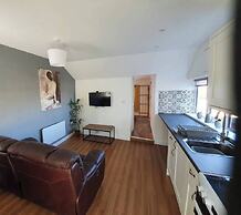 Seaview-petsok-patio-1br