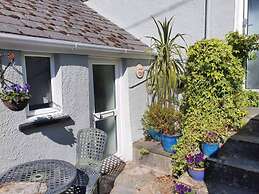 Seaview-petsok-patio-1br