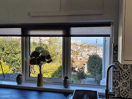 Seaview-petsok-patio-1br