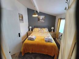 Seaview-petsok-patio-1br