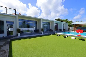 PÀRIS Honeymoon Suite