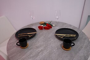 PÀRIS Honeymoon Suite