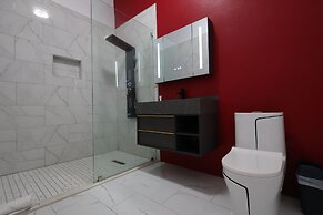 PÀRIS Honeymoon Suite