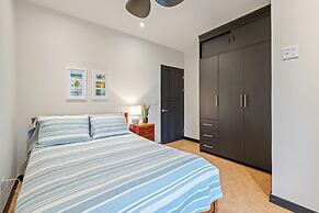 Relaxing 2 BR  Beach & Pool  Condo Unit2