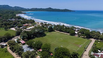 Relaxing 2 BR  Beach & Pool  Condo Unit2