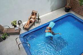 Relaxing 2 BR  Beach & Pool  Condo Unit2