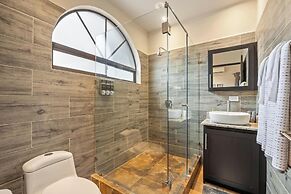 Relaxing 2 BR  Beach & Pool  Condo Unit2