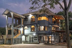 Relaxing 2 BR  Beach & Pool  Condo Unit2