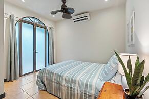 Relaxing 2 BR  Beach & Pool  Condo Unit2