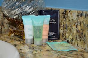 Natchez Manor Bed & Breakfast