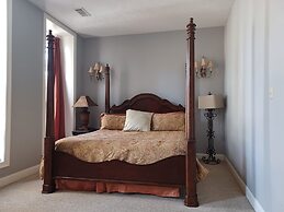 Natchez Manor Bed & Breakfast