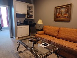 Natchez Manor Bed & Breakfast