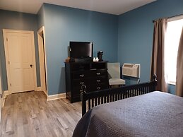 Natchez Manor Bed & Breakfast