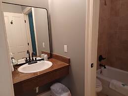 Natchez Manor Bed & Breakfast