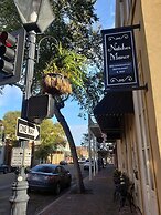 Natchez Manor Bed & Breakfast