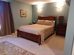 Natchez Manor Bed & Breakfast