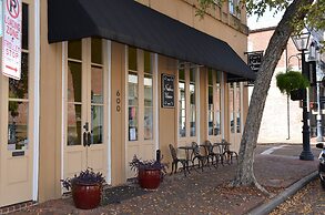 Natchez Manor Bed & Breakfast