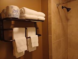 Natchez Manor Bed & Breakfast