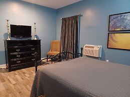 Natchez Manor Bed & Breakfast