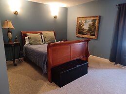 Natchez Manor Bed & Breakfast