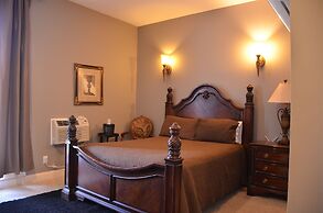 Natchez Manor Bed & Breakfast