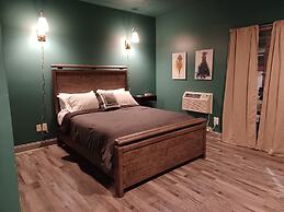 Natchez Manor Bed & Breakfast