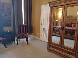 Natchez Manor Bed & Breakfast