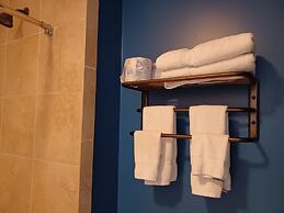 Natchez Manor Bed & Breakfast