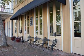 Natchez Manor Bed & Breakfast