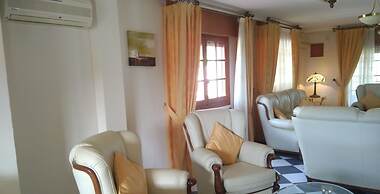 Chalet Villa con Piscina