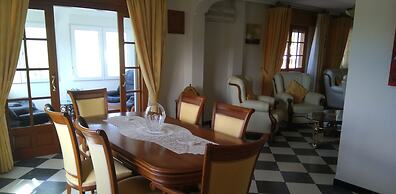 Chalet Villa con Piscina