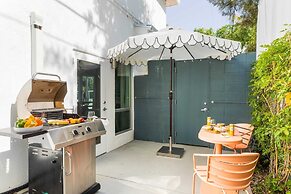 5 Private Rooms, Sleeps 14 Wesley Studio Buyout