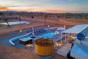 Pool, Spa, Pickleball & Piano Near Pioneertown Harmony House by Avants