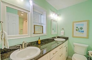 3 Condos in Beachfront Complex w Pool Sleeps 22 Island Retreat 3-unit 