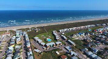 3 Condos in Beachfront Complex w Pool Sleeps 22 Island Retreat 3-unit 
