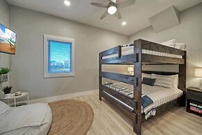 3 Condos in Beachfront Complex w Pool Sleeps 22 Island Retreat 3-unit 