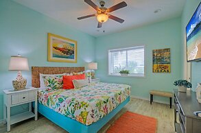 3 Condos in Beachfront Complex w Pool Sleeps 22 Island Retreat 3-unit 