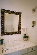 Hotel La Belle Provence