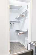 Farmington Gem 6BR Private Fenced Yard Sleeps 15