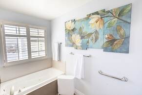 Farmington Gem 6BR Private Fenced Yard Sleeps 15