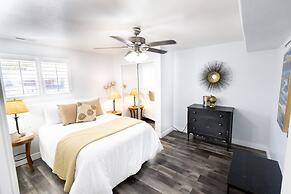 Farmington Gem 6BR Private Fenced Yard Sleeps 15