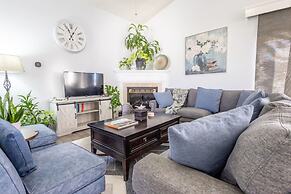 Farmington Gem 6BR Private Fenced Yard Sleeps 15